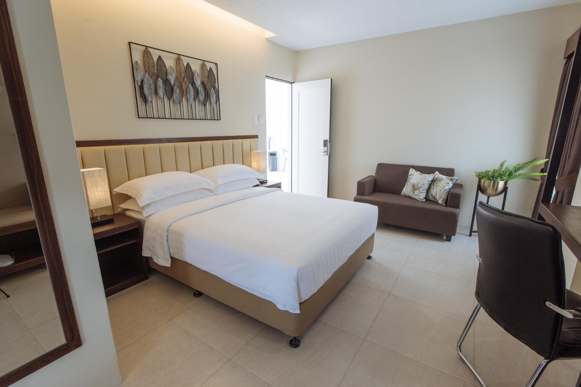 โรวิรา สวีท Hotel Dumaguete City ภายนอก รูปภาพ